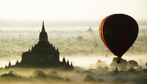 Balloons over Bagan 01
