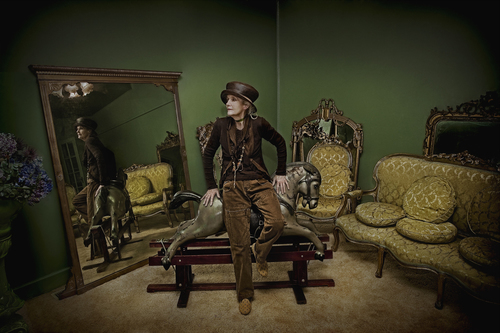 liz-antique-collector