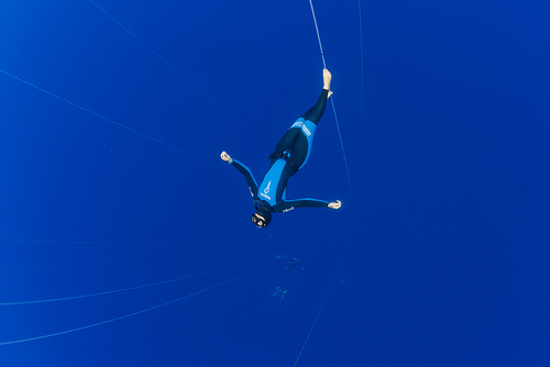 Underwater Tightrope