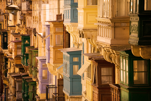 Many Windows Left Open, Malta