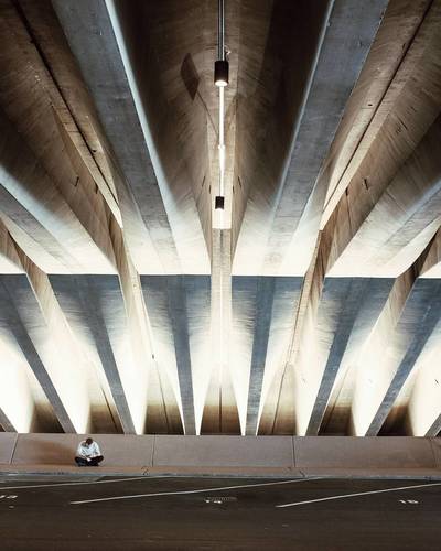Symmetrical light 