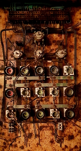 Bunker Day, fuse box 1