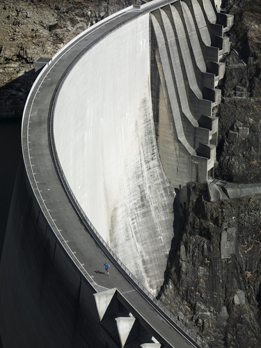 Runner, Verzasca Dam.