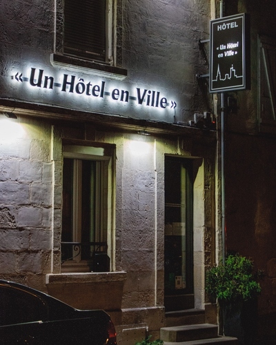 Un Hotel en Ville