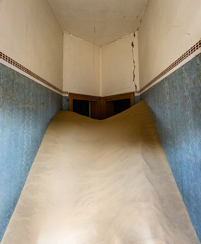 Dune in a Room