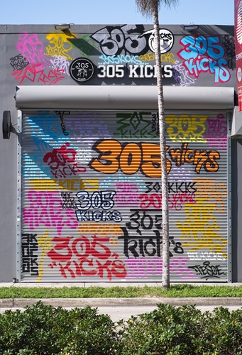 305