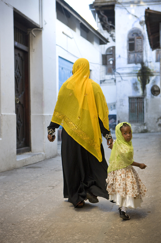 mother and daughter zanzibar