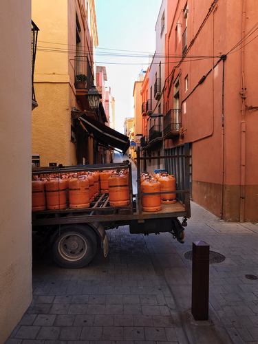Tone on tone Palamos