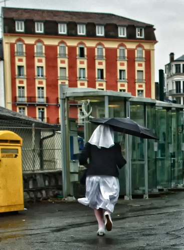 On the run, Lourde