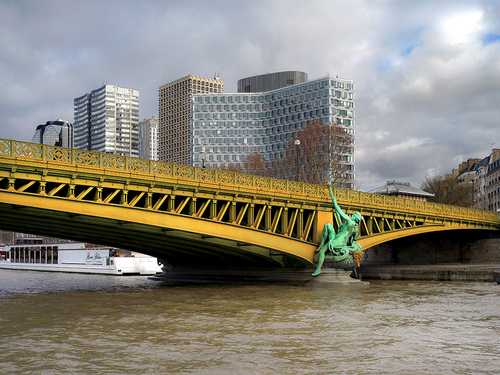 Gull-wing bridge