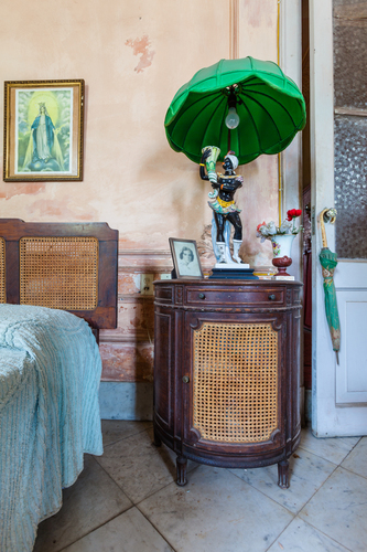 Nubian Lamp with Green Shade 
