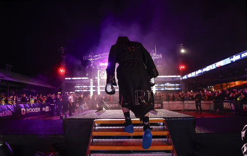 Enter the gladiator