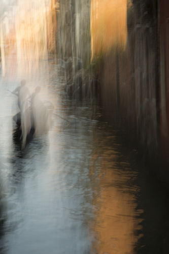 Venetian lady at the helm