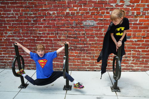 Batgirl & Supergirl