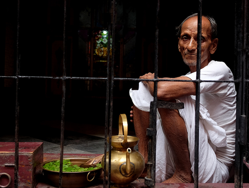 Hindu Prist