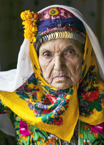 aunt with flowers