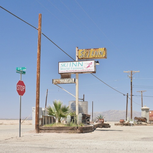 urban sprawl emptiness 01