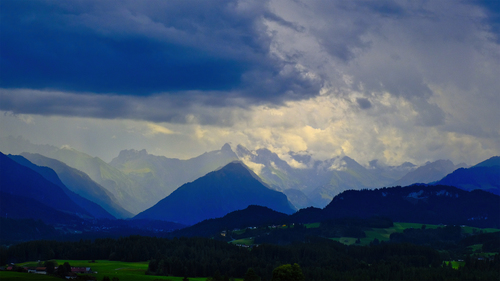A thunderstorm is coming