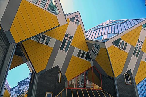 Cube House Balance