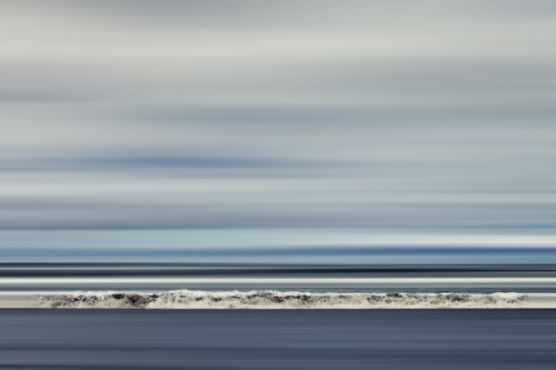 Sound of the sea erasing the last moment