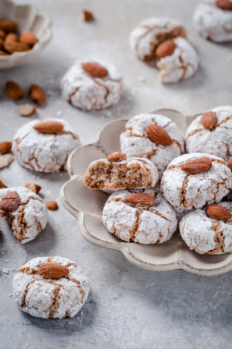 Almond cookies