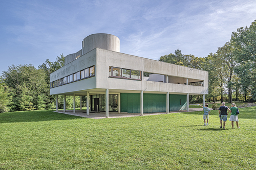 Admiring Villa Savoye
