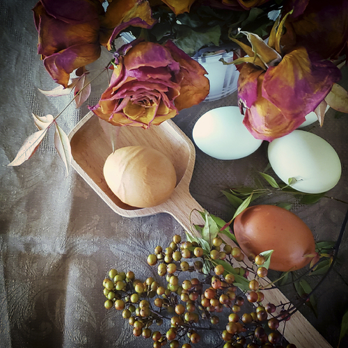 Dried roses and eggs