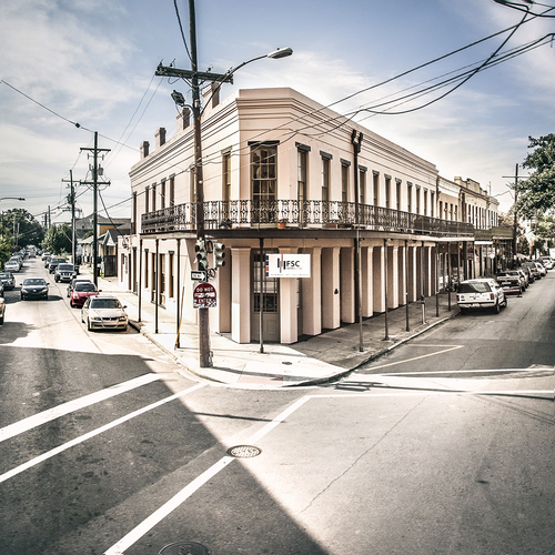 Street Corner Building in Nola