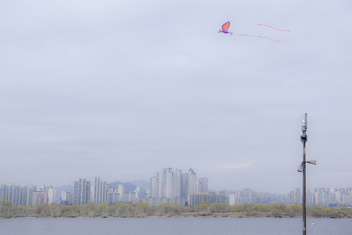 The Kite over Seoul