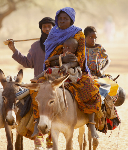 Travelling family in Mali