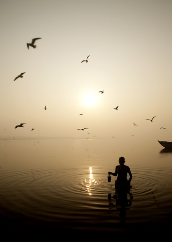 Morning Ritual on the Ganges (1)