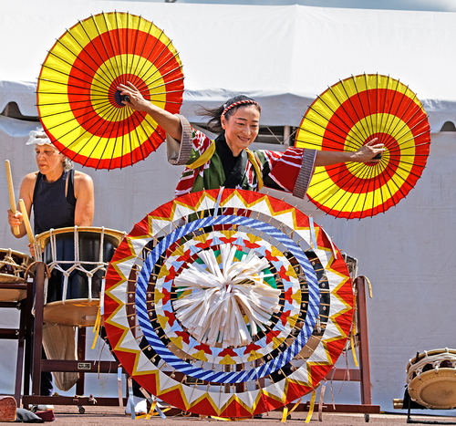 Parasol Dance (Taikoza, classical Japanese music and dance)