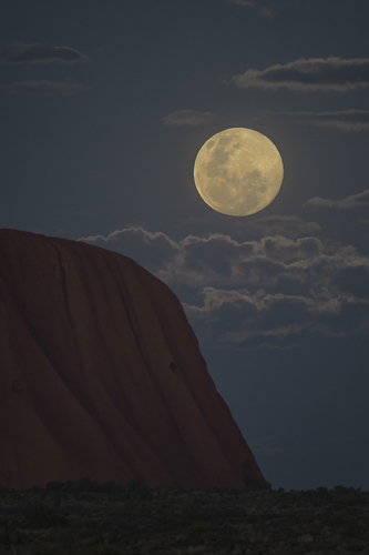 Moonrise at Uluru 2