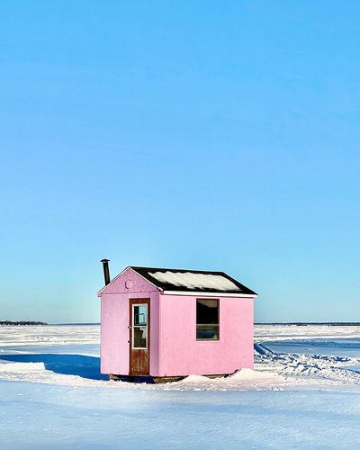 The little Pink fishing hut